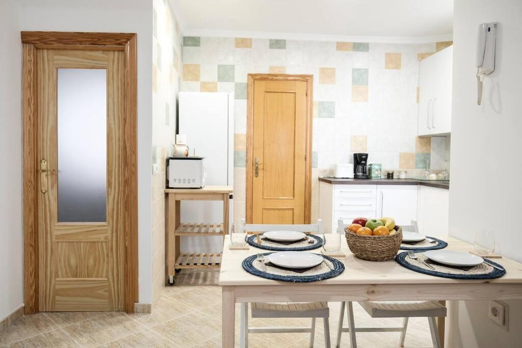 הואלבה Apartamento A 100M Del Ayuntamiento מראה חיצוני תמונה